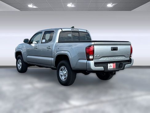 Used 2023 Toyota Tacoma SR image 3