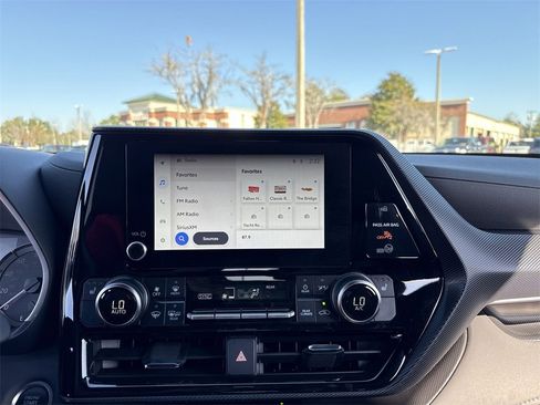 Used 2024 Toyota Highlander XSE image 21