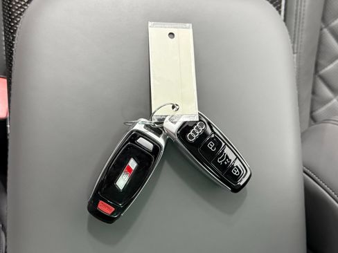 Used 2023 Audi SQ7 Prestige w/ Sport Package AWD/4WD image 50