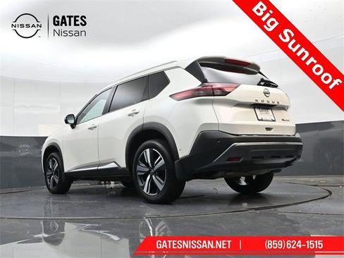 Used 2023 Nissan Rogue SL w/ SL Premium Package image 40