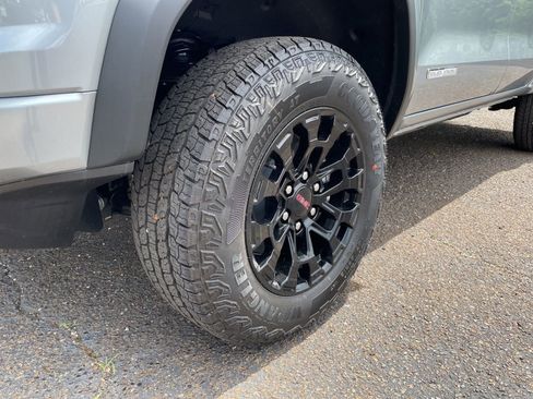 New 2026 GMC Canyon Elevation w/ Convenience Package RWD image 9