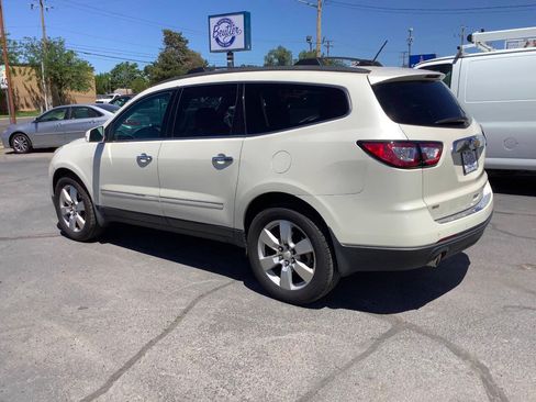 Used 2015 Chevrolet Traverse LTZ AWD/4WD image 16