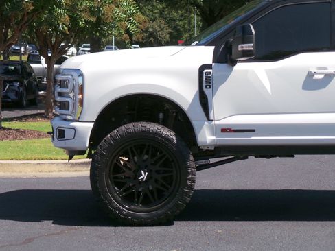 Used 2025 Ford F250 Platinum w/ Platinum Plus Package AWD/4WD image 30