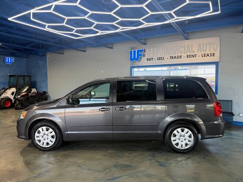 Used 2016 Dodge Grand Caravan SE w/ Quick Order Package 29E SE FWD image 11