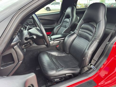 Used 2002 Chevrolet Corvette Coupe w/ Preferred Equipment Group2 RWD image 14