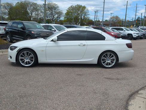 Used 2012 BMW 335i Convertible RWD image 5