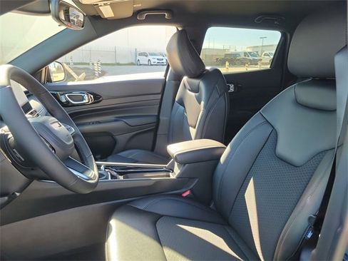 New 2026 Jeep Compass Latitude image 15