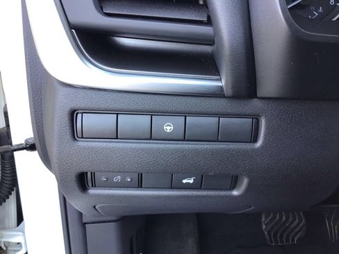 Used 2023 Nissan Rogue SV w/ SV Premium Package AWD/4WD image 19
