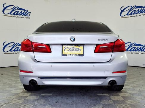 Used 2019 BMW 530i 530i w/ Convenience Package image 4