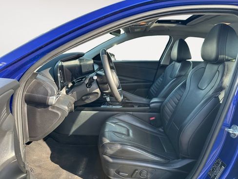 Used 2022 Hyundai Elantra Limited FWD image 9