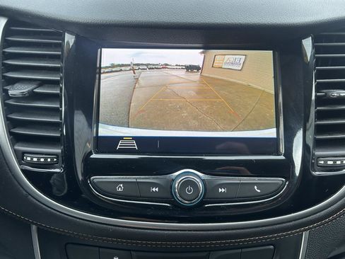 Used 2018 Chevrolet Trax LT w/ LT Convenience Package FWD image 23