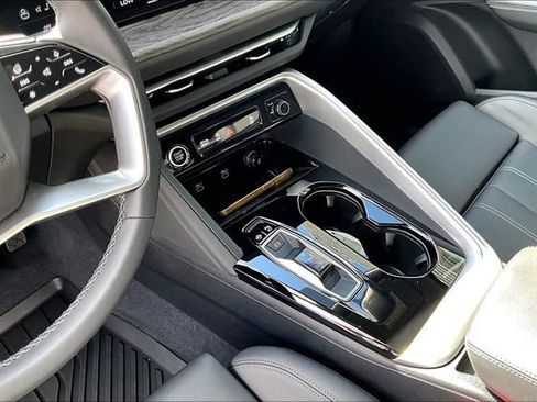 Used 2025 Audi Q5 Premium AWD/4WD image 18