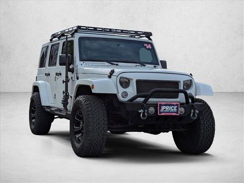 Used 2014 Jeep Wrangler Unlimited Sahara w/ Max Tow Package AWD/4WD image 3