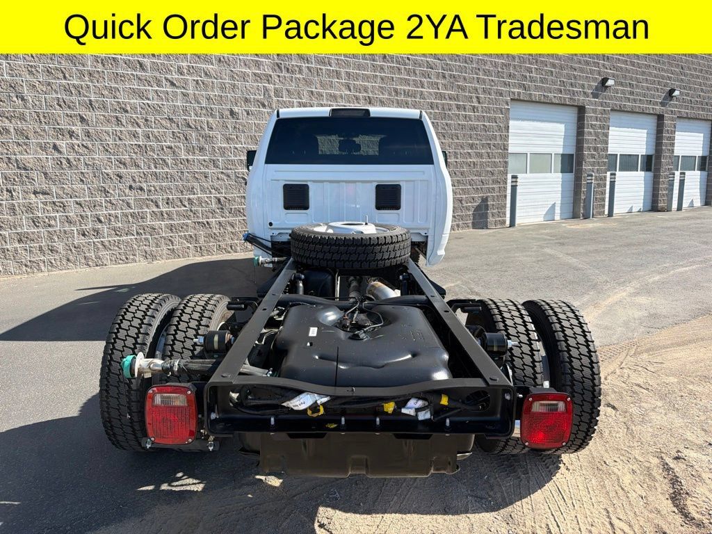 Used 2024 RAM 5500 Tradesman w/ Chrome Appearance Group AWD/4WD image 6