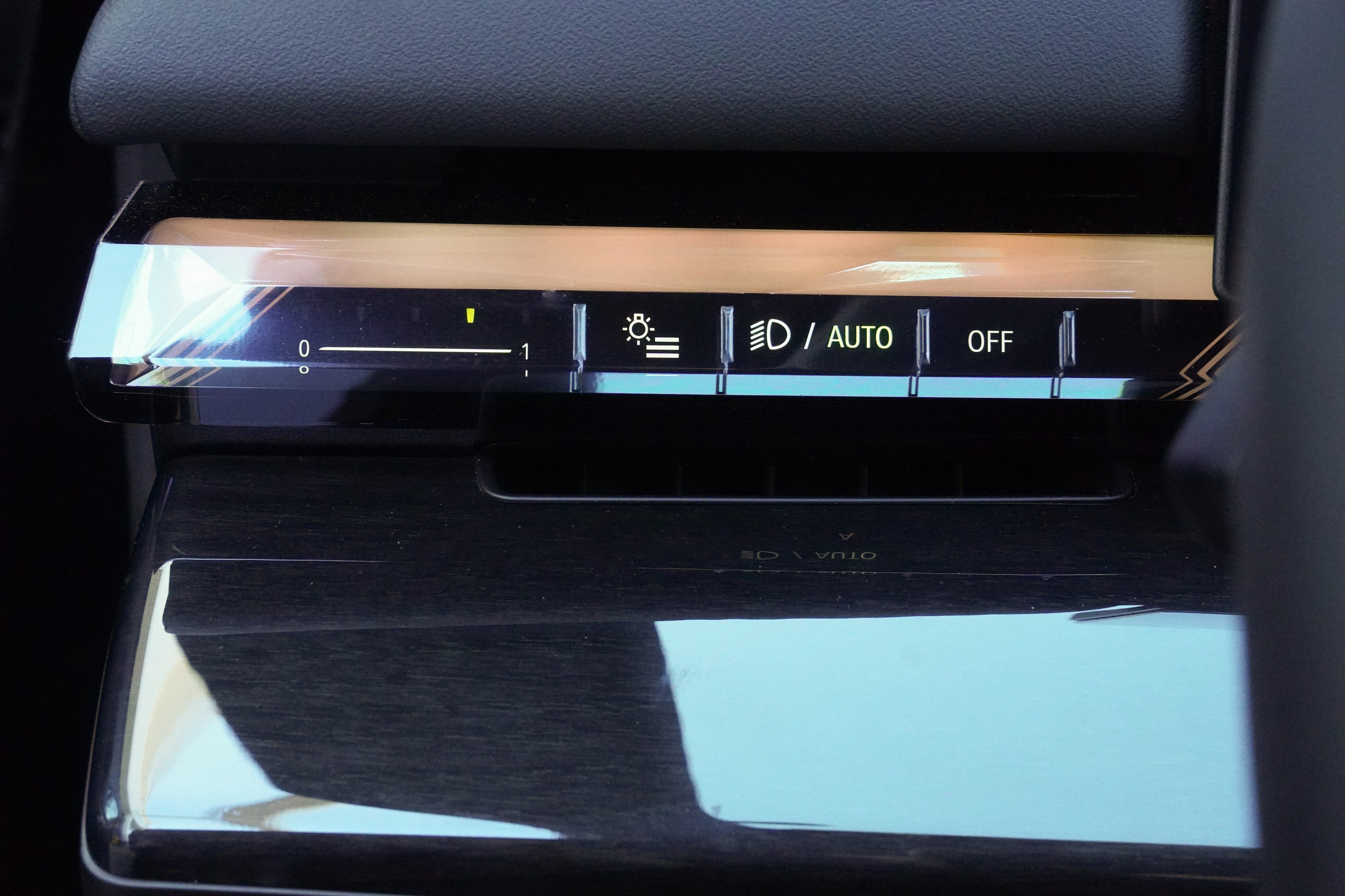 Certified 2025 BMW 540i xDrive AWD/4WD image 14