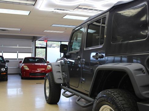 Used 2018 Jeep Wrangler Unlimited Sport S image 20