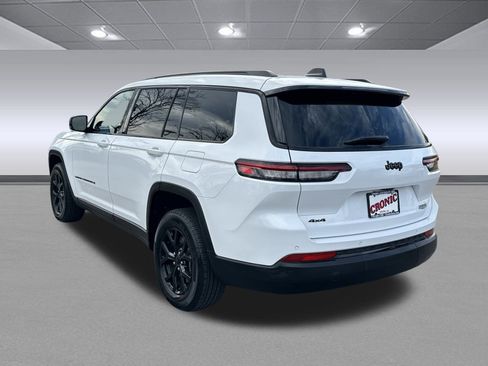 Used 2024 Jeep Grand Cherokee L Laredo image 5