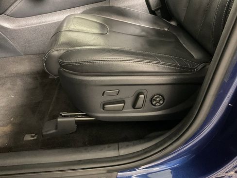 Used 2020 Hyundai Santa Fe Limited image 21