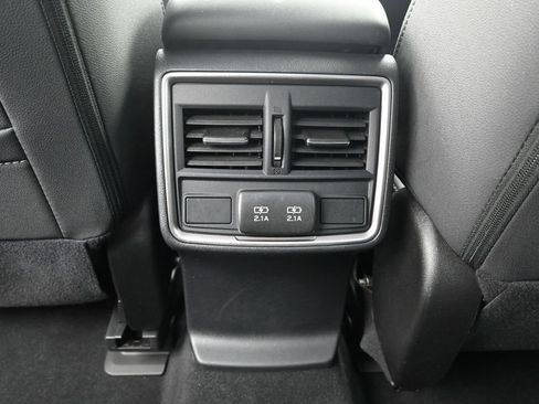 Used 2023 Subaru Forester Premium AWD/4WD image 23
