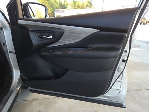 Used 2017 Nissan Murano SL image 48