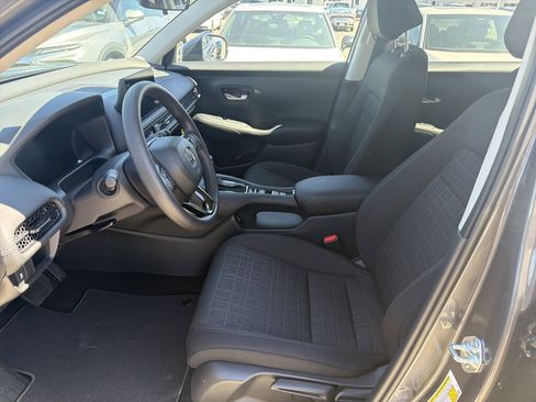 New 2026 Honda HR-V LX image 9