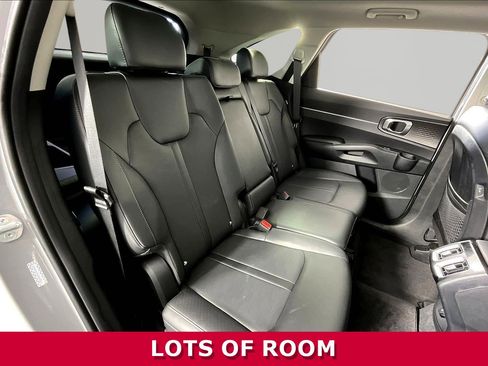 Certified 2025 Kia Sorento S w/ Panoramic Sunroof Package AWD/4WD image 25