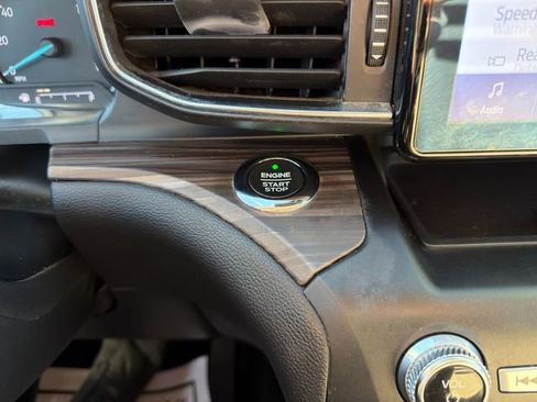 Used 2020 Ford Explorer Limited w/ Hybrid Equipment Group 310A image 39