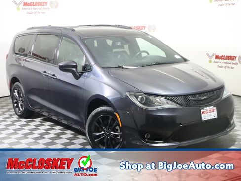 Used 2020 Chrysler Pacifica Touring-L AWD/4WD image 1