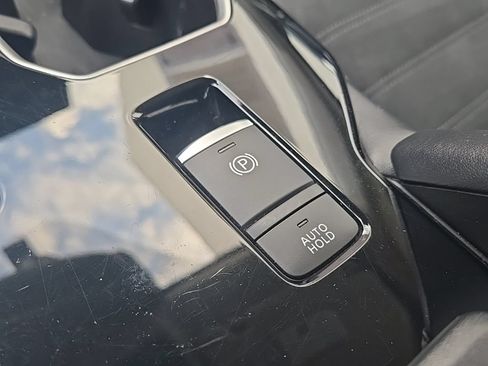 Used 2025 Mitsubishi Outlander SE FWD image 33