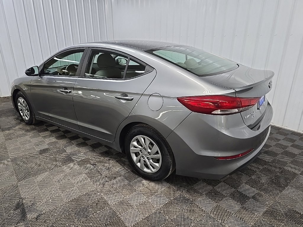 Used 2018 Hyundai Elantra SE FWD image 9