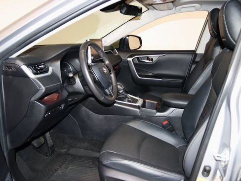 Used 2022 Toyota RAV4 Limited AWD/4WD image 31