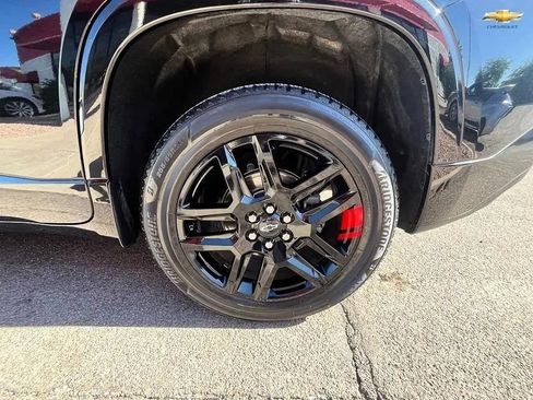 Used 2022 Chevrolet Traverse Premier w/ Redline Edition FWD image 23