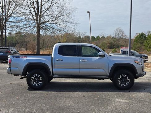 Used 2023 Toyota Tacoma TRD Off-Road image 6