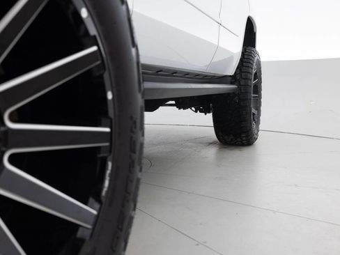 Used 2018 Chevrolet Tahoe LT AWD/4WD image 22