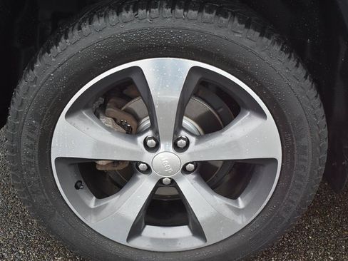 Used 2019 Jeep Cherokee Limited image 47