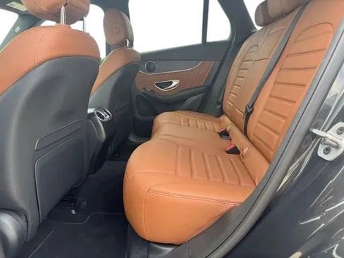 Used 2022 Mercedes-Benz GLC 300 4MATIC image 16