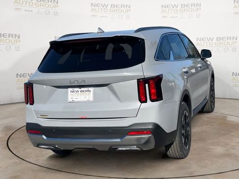 New 2026 Kia Sorento S w/ S Panoramic Sunroof Package FWD image 5