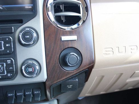 Used 2016 Ford F250 Lariat w/ Chrome Package image 34