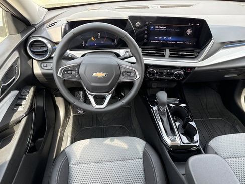 New 2026 Chevrolet Trax LT w/ Driver Confidence Package image 22