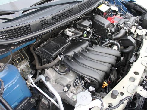 Used 2015 Nissan Versa SV FWD image 16