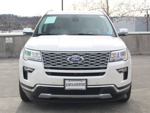Used 2019 Ford Explorer Platinum image 2