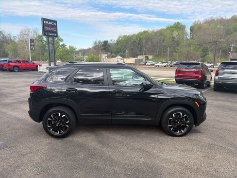 Used 2023 Chevrolet TrailBlazer LT w/ Convenience Package AWD/4WD image 2