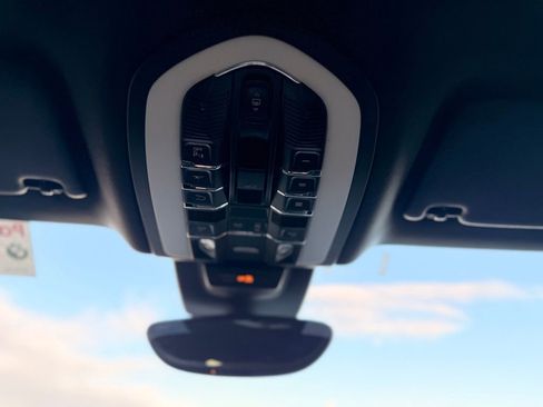 Used 2017 Porsche Macan S image 28