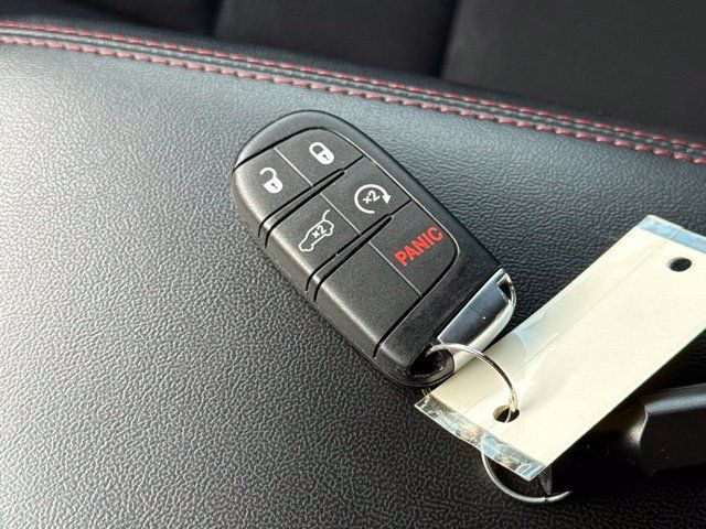 Used 2025 Dodge Durango GT AWD/4WD image 17
