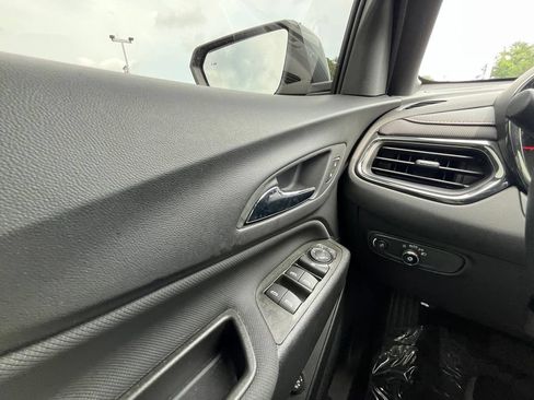 Used 2024 Chevrolet Equinox RS FWD image 18