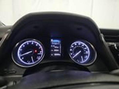 Used 2020 Toyota Camry SE FWD image 13