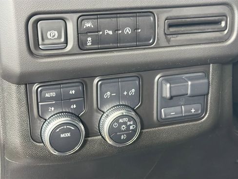 Used 2024 GMC Yukon SLE w/ Max Trailering Package AWD/4WD image 13