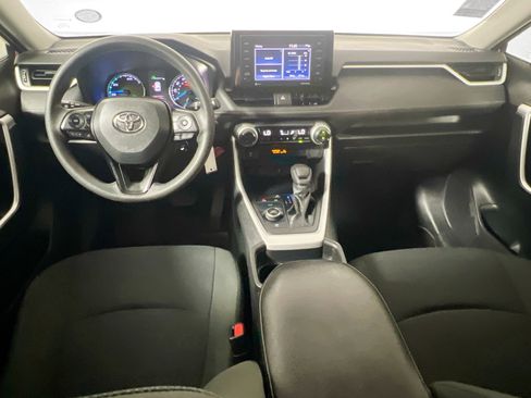 Used 2021 Toyota RAV4 LE image 29