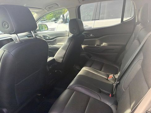 Used 2017 GMC Acadia SLT FWD image 7