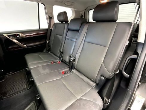Used 2019 Lexus GX 460 image 19